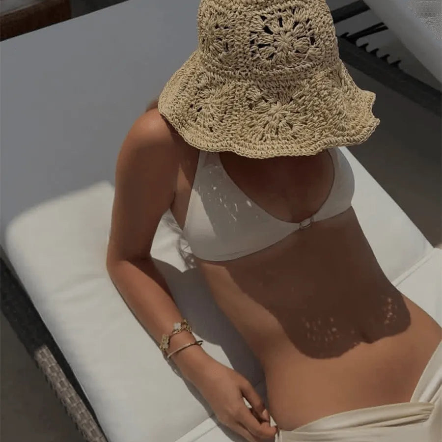 Bikini Montsia Ivory, color marfil elegante, traje de baño Qalata Swim Perú con top y panty combinado