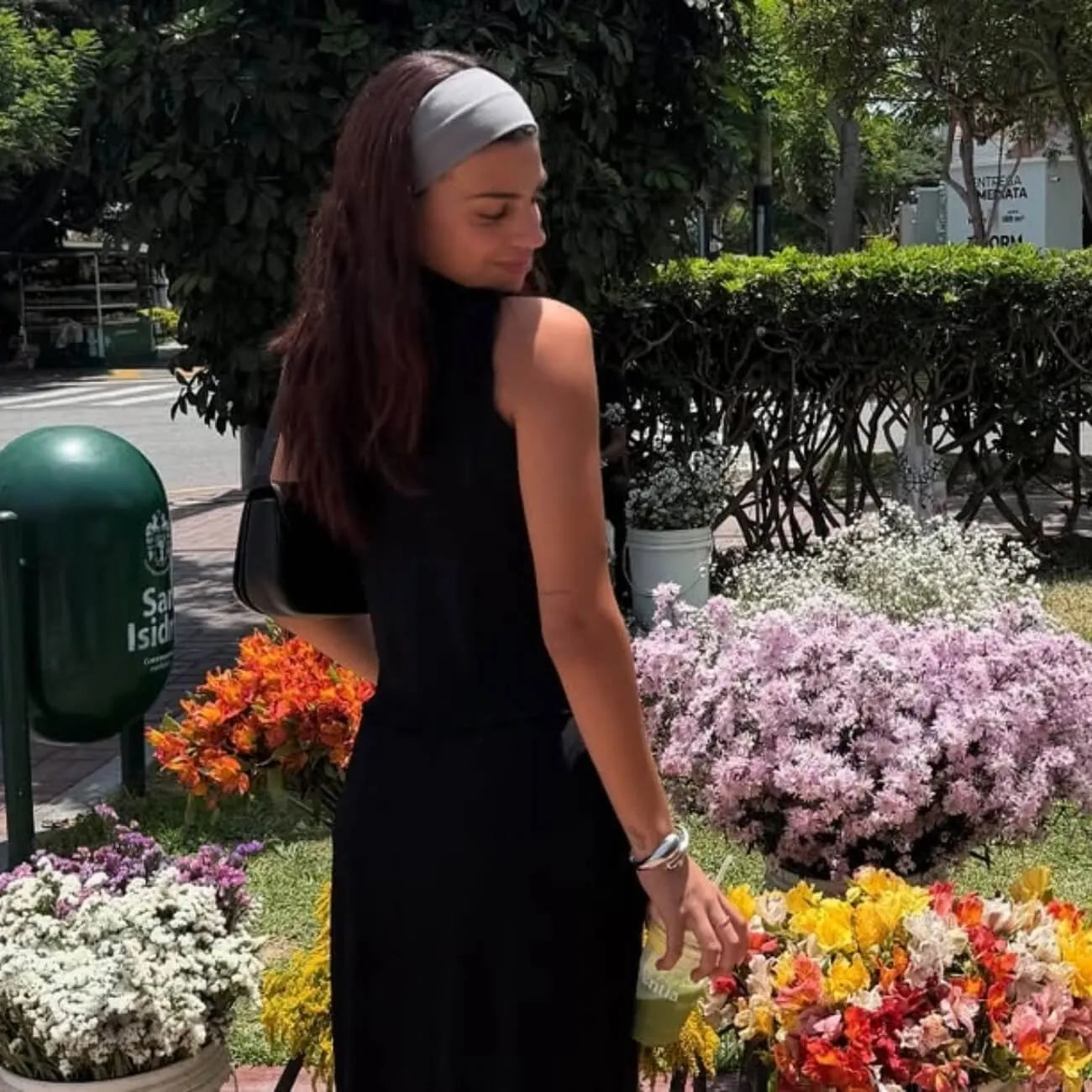 Conjunto Burnt Toast, top + falda tostado, ropa de mujer Qalata Swim Perú, combinado moderno para playa o ciudad